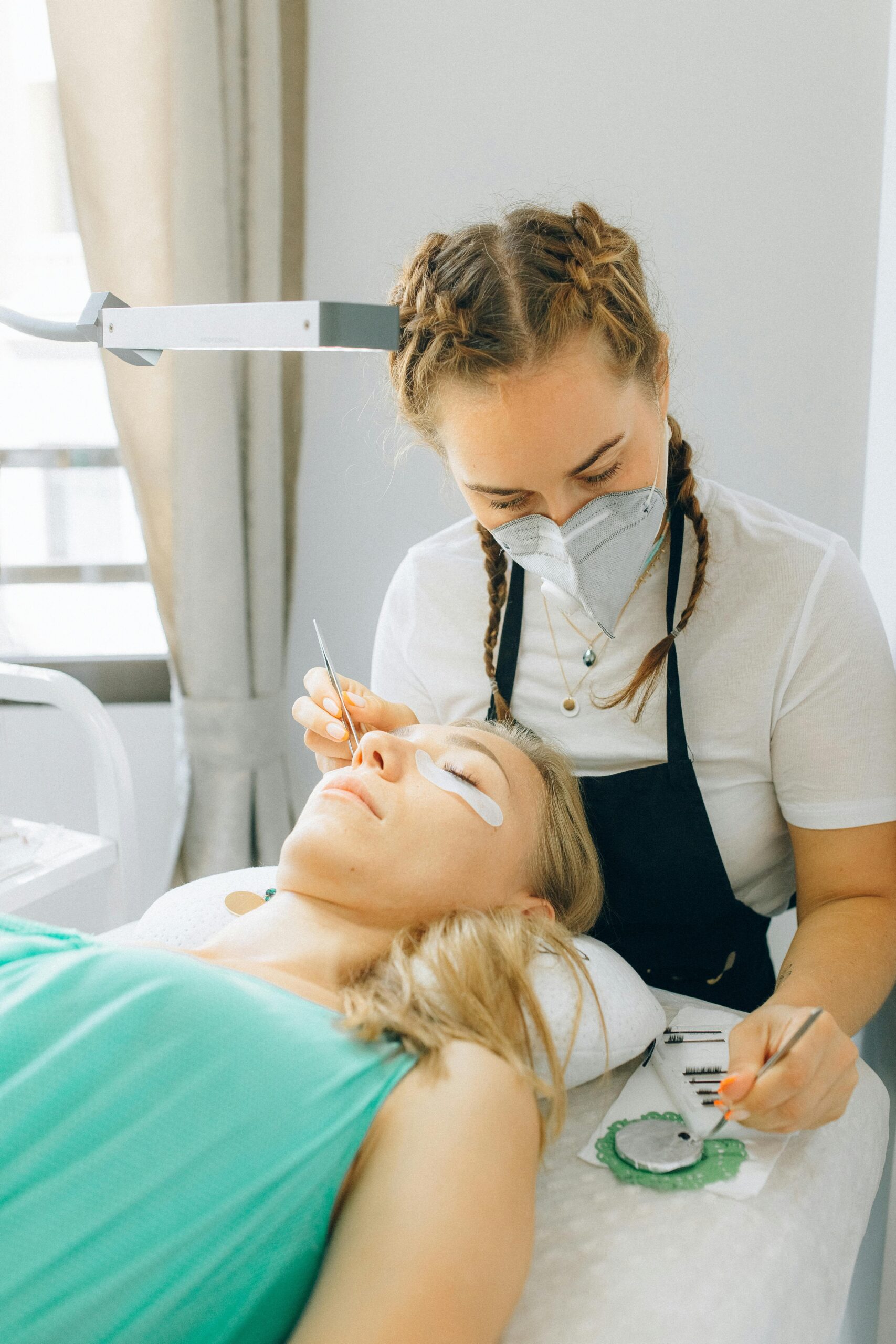 pexels n voitkevich 5128219